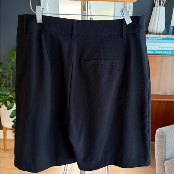 Cotton On Elegant Black Women's Bermuda Shorts - Picture 2 of 6